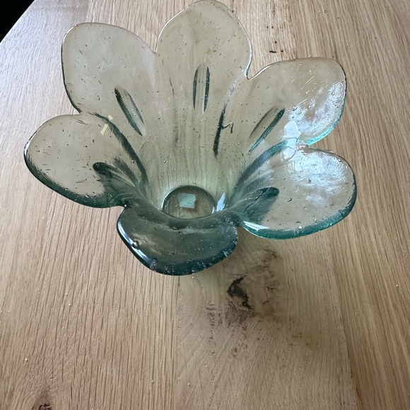 Hand blown glass tulip vase - Picture 5 of 5